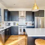 Stay Portland Collection - Outstanding N Tabor Townhouse Compound Sleeps 16