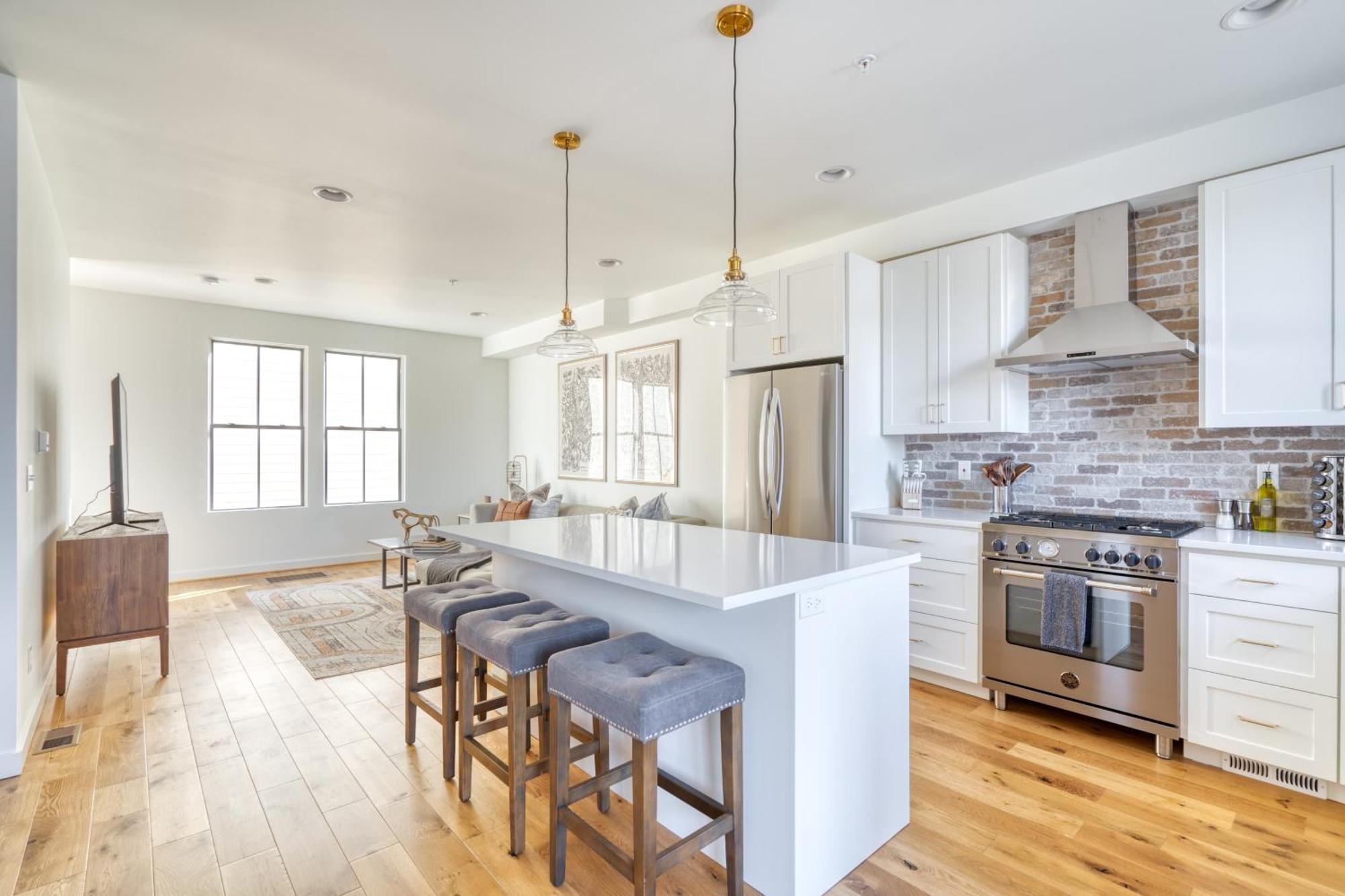 Holiday home Collection - Outstanding N Tabor Townhouse Compound Sleeps 16 Portland