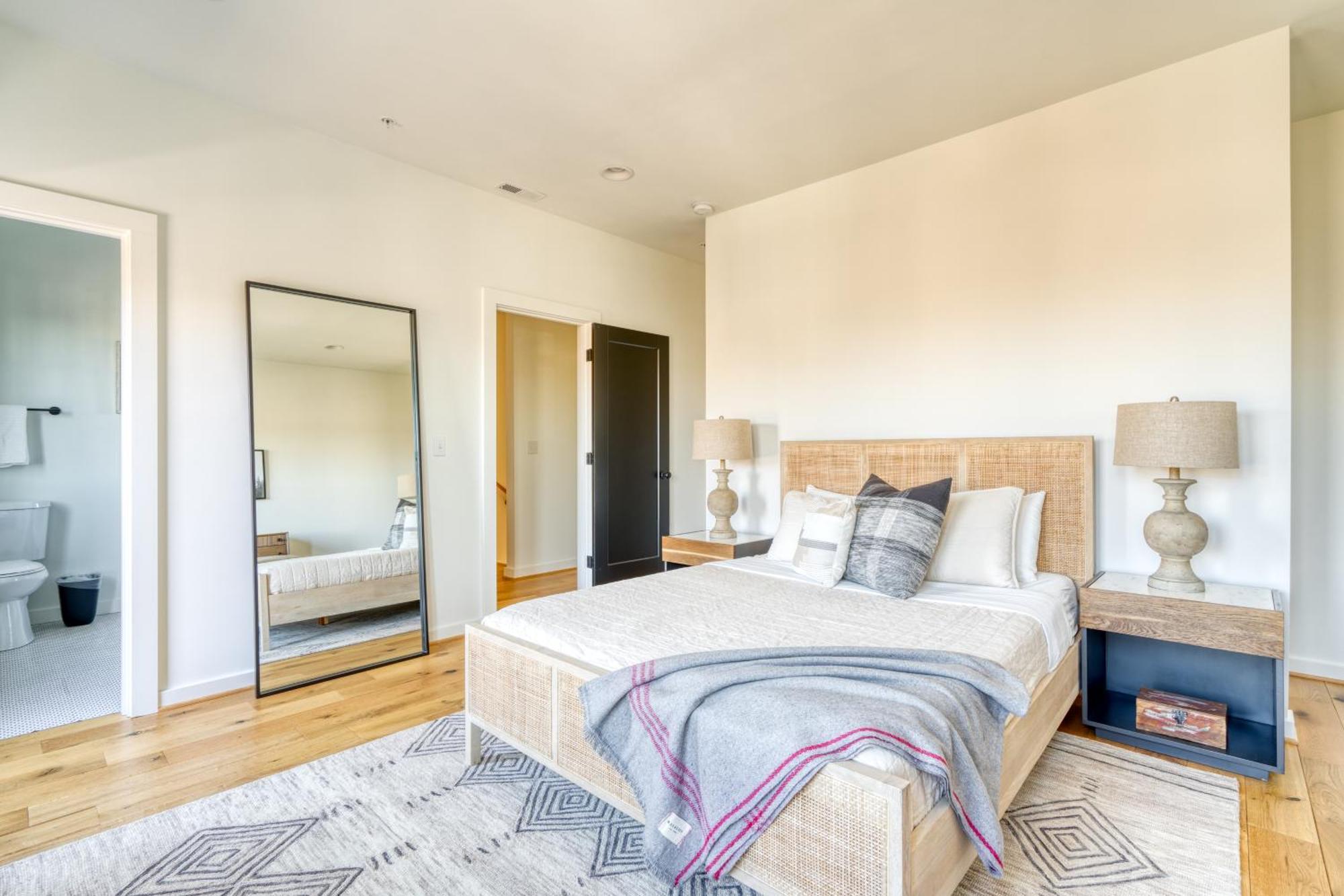 Collection - Outstanding N Tabor Townhouse Compound Sleeps 16 *