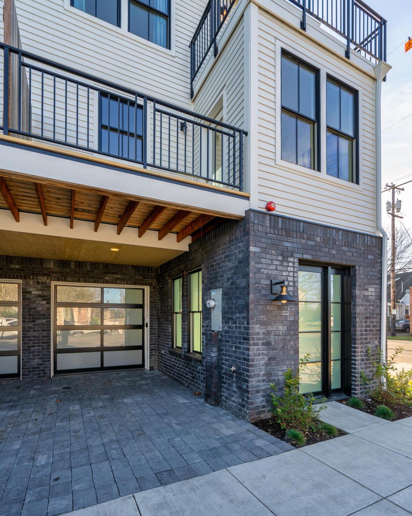 Holiday home Collection - Outstanding N Tabor Townhouse Compound Sleeps 16
