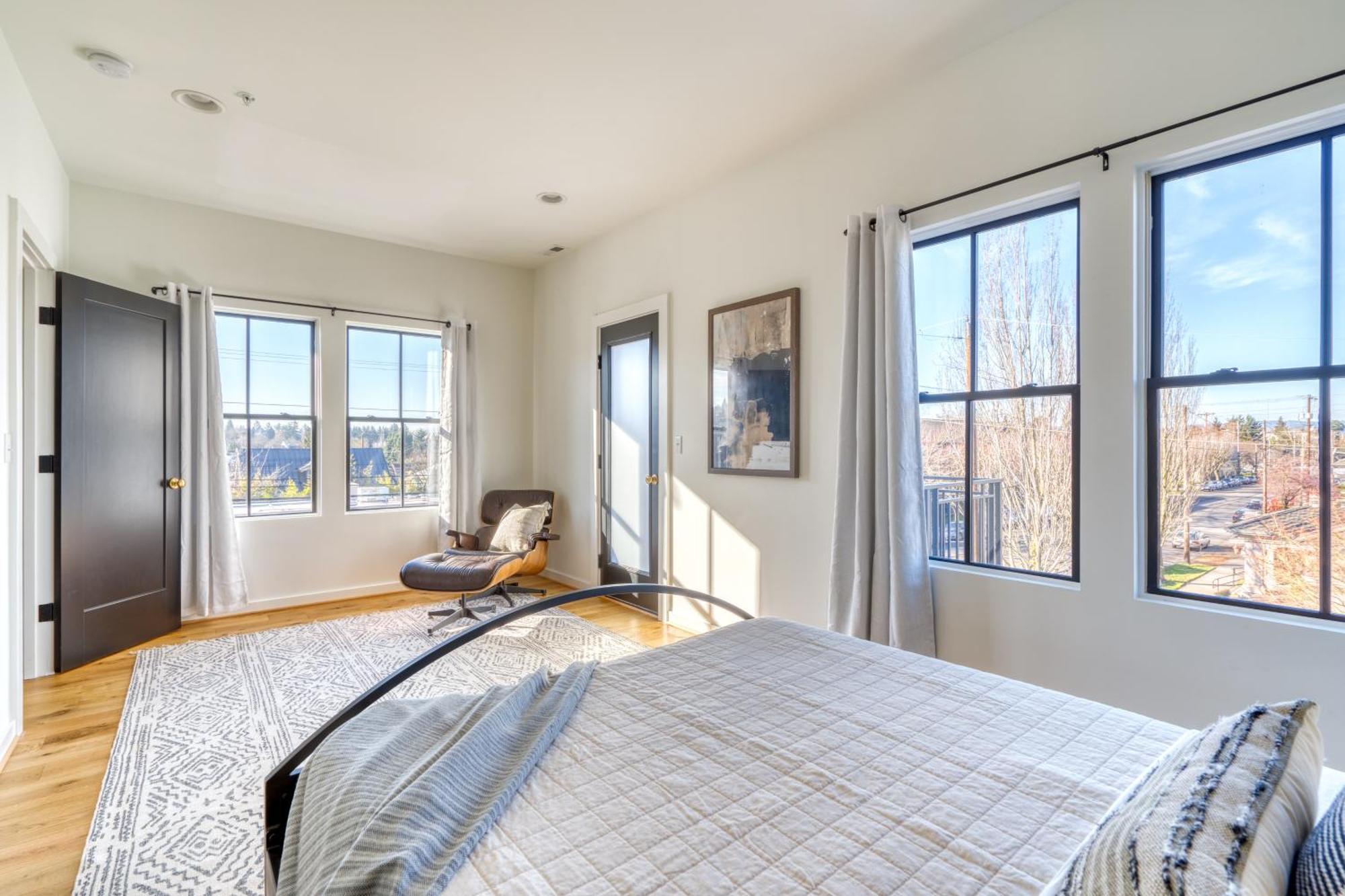 Holiday home Collection - Outstanding N Tabor Townhouse Compound Sleeps 16 Portland