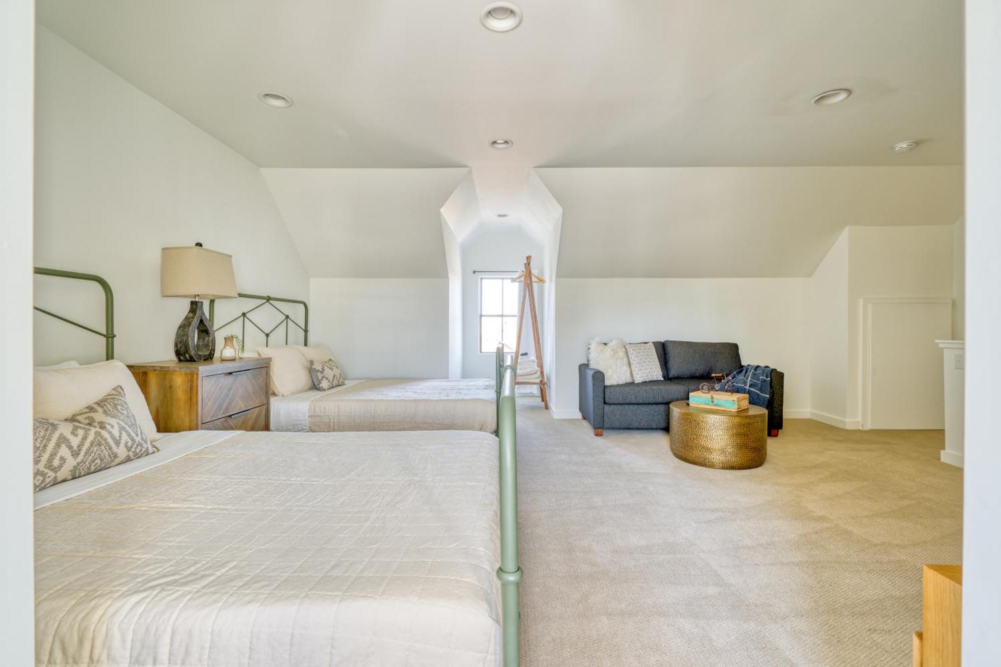 Collection - Outstanding N Tabor Townhouse Compound Sleeps 16 Holiday home