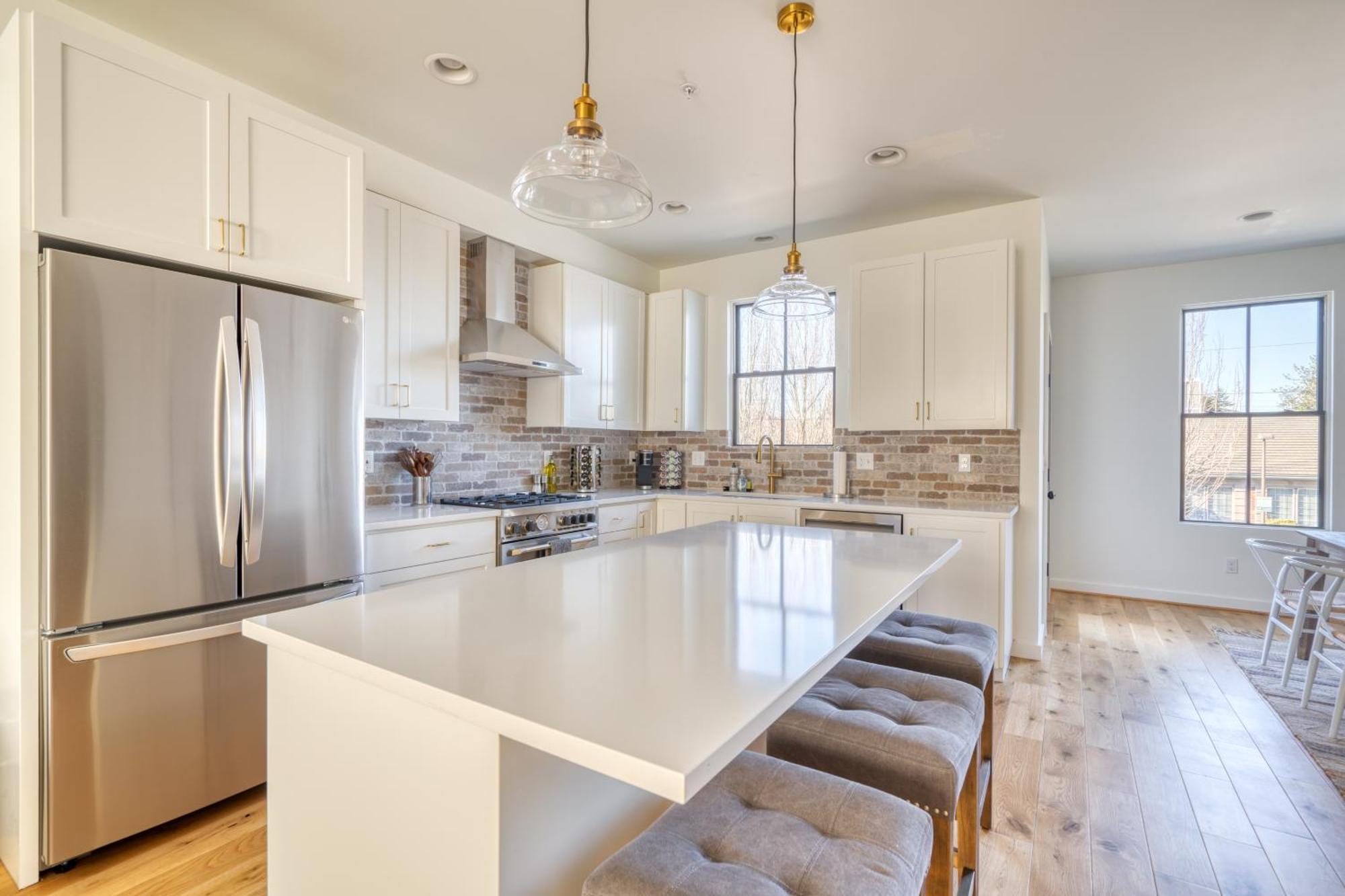 Collection - Outstanding N Tabor Townhouse Compound Sleeps 16 Portland