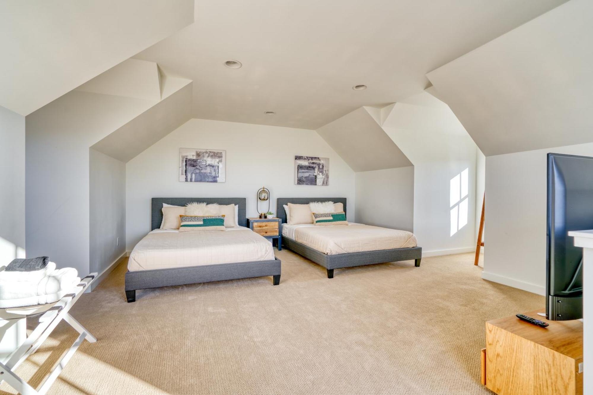 Collection - Outstanding N Tabor Townhouse Compound Sleeps 16 Holiday home Portland