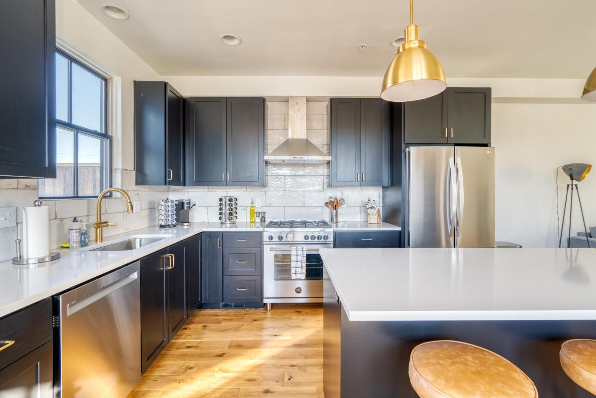 Collection - Outstanding N Tabor Townhouse Compound Sleeps 16 * Portland