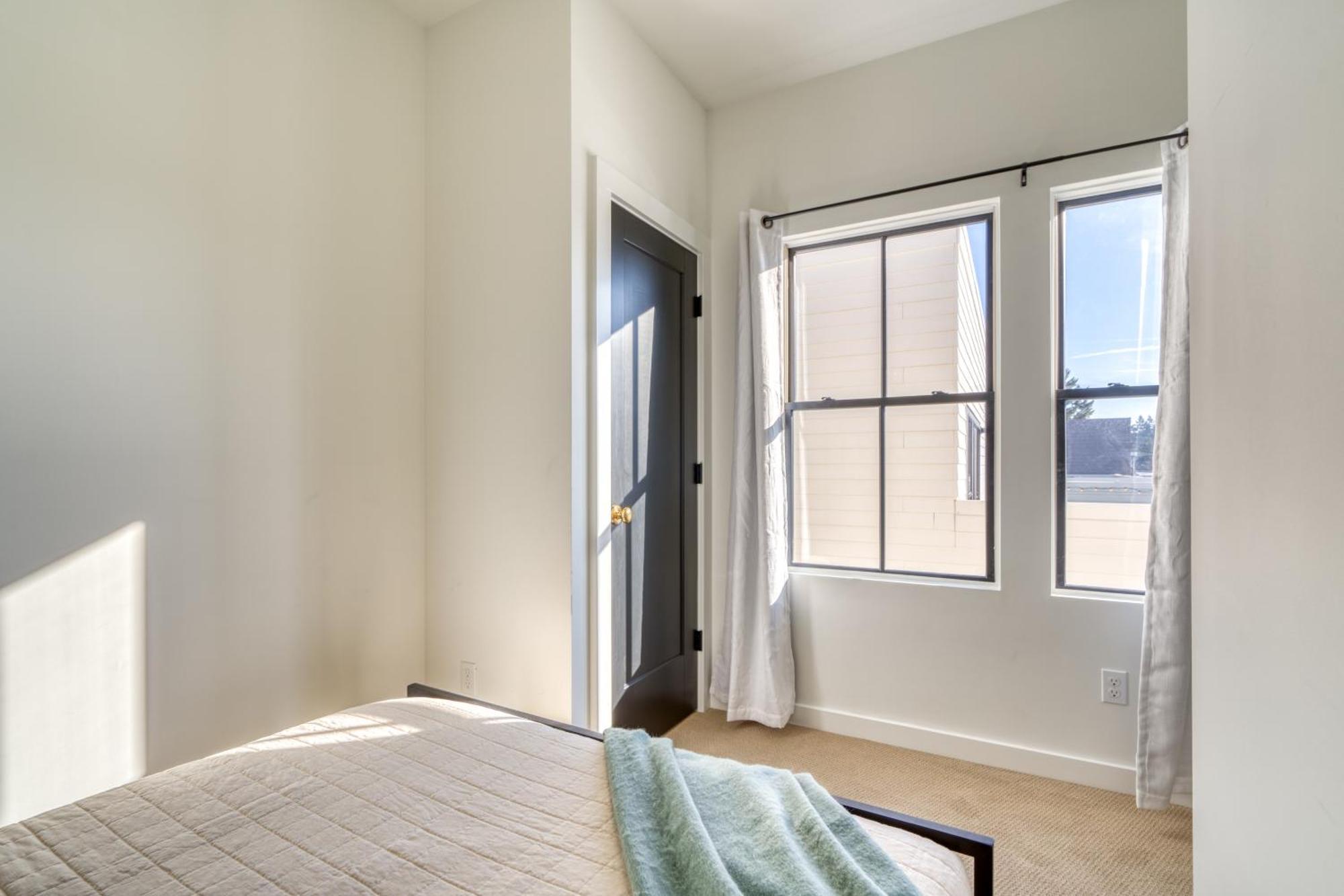 Collection - Outstanding N Tabor Townhouse Compound Sleeps 16