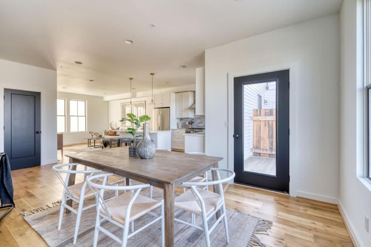 Collection - Outstanding N Tabor Townhouse Compound Sleeps 16 *