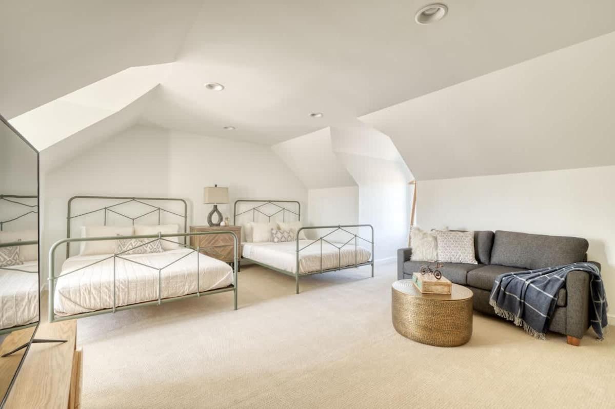Collection - Outstanding N Tabor Townhouse Compound Sleeps 16 Holiday home *