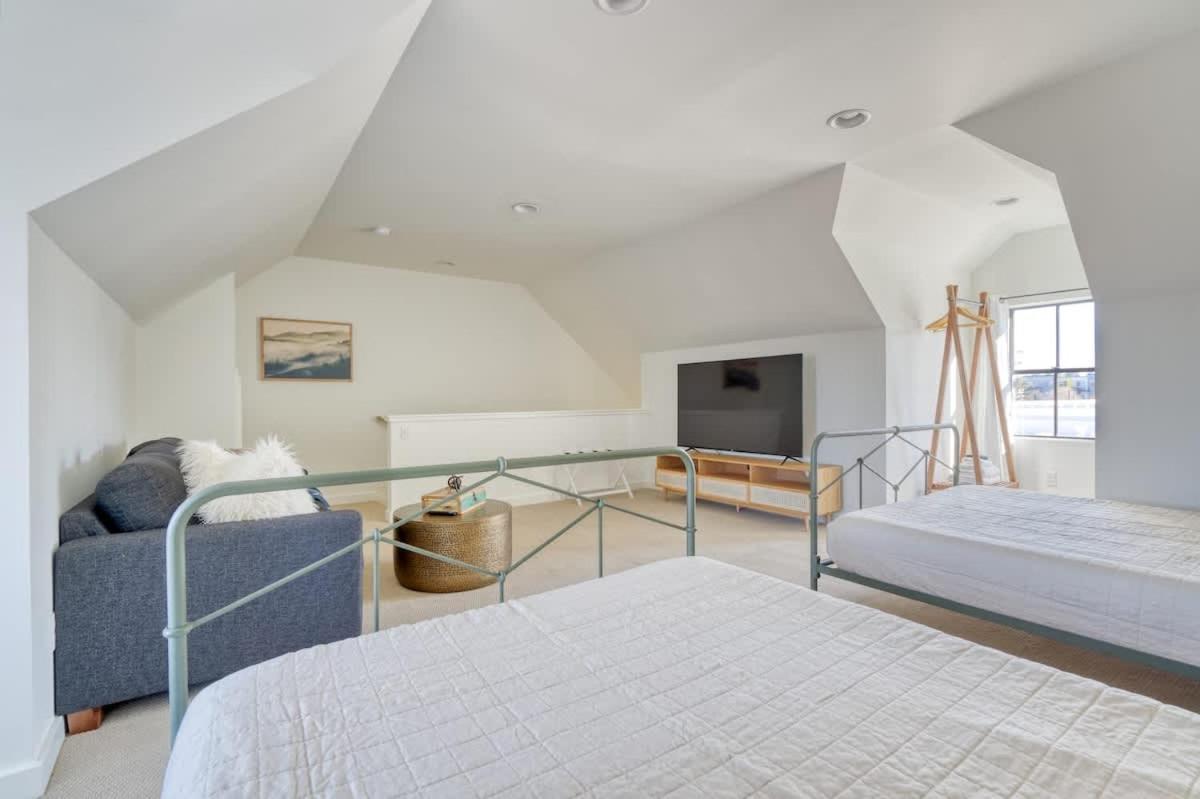 Collection - Outstanding N Tabor Townhouse Compound Sleeps 16 Holiday home Portland