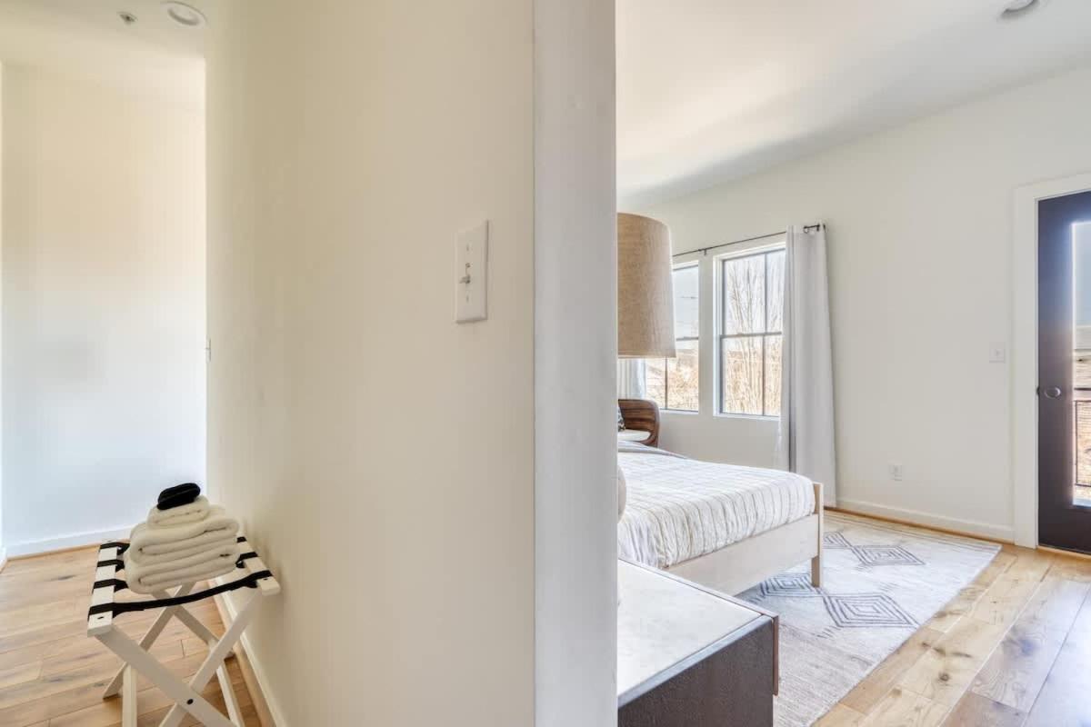 Holiday home Collection - Outstanding N Tabor Townhouse Compound Sleeps 16 *