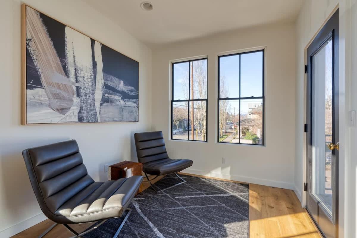 Collection - Outstanding N Tabor Townhouse Compound Sleeps 16 Portland