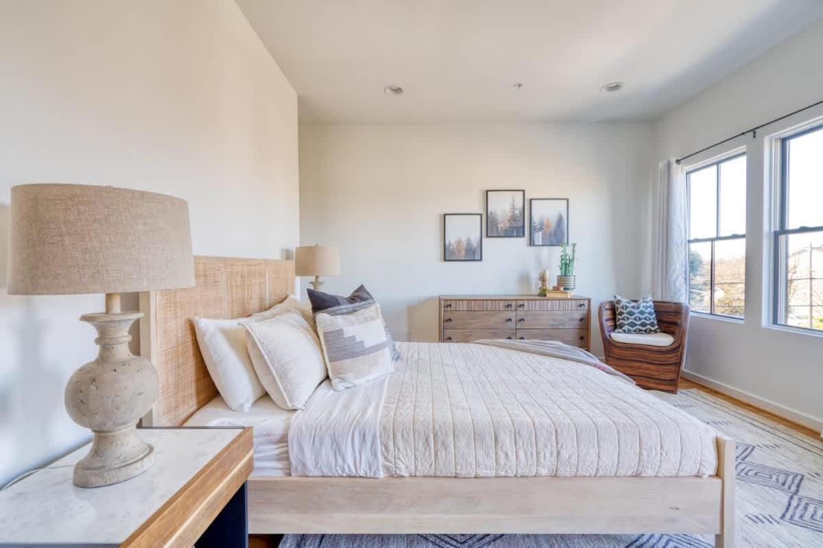 Holiday home Collection - Outstanding N Tabor Townhouse Compound Sleeps 16 *