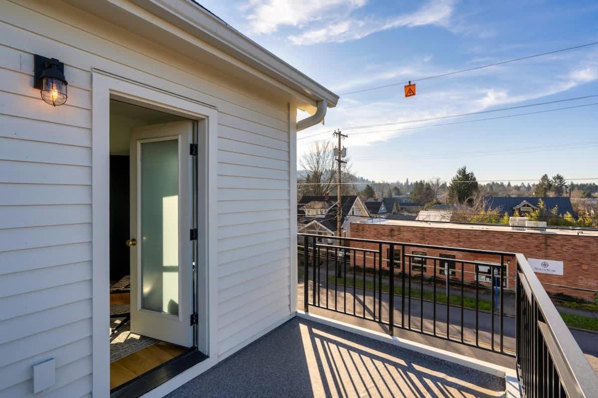 Collection - Outstanding N Tabor Townhouse Compound Sleeps 16 Portland